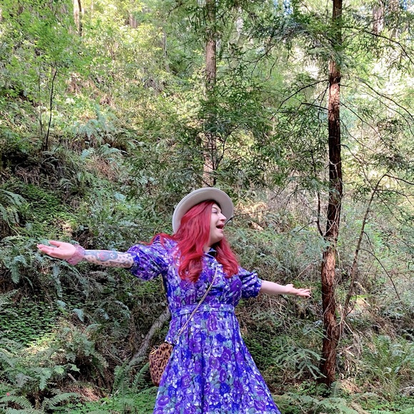 Meet your Posher, Jenevieve - Picture 1 of 1